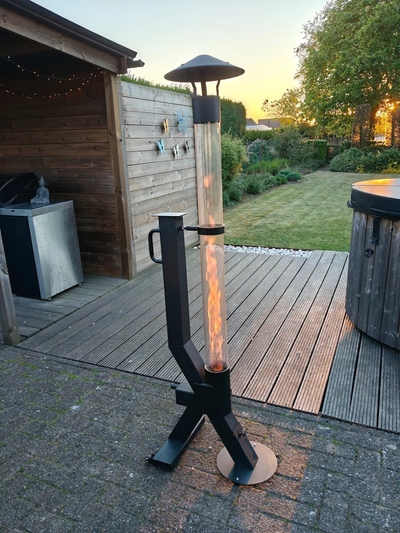 Sous notre terrasse couverte, l’ambiance est tout de suite différente.